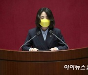 [포토]'반도체특별법' 반대 토론하는 류호정 의원