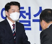 안철수, 윤·이 '병사 월급 200만원' 공약에 "불가능한 쌍포퓰리즘"