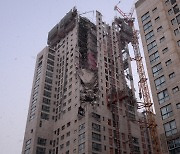 '신축아파트 외벽 붕괴' 인명 구조 끝나는 대로 수사 수순