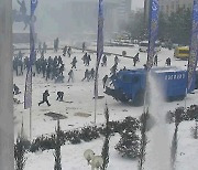 반정부 시위가 반군 쿠데타?..귀막은 카자흐 정부