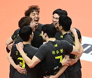 '0-2→3-2' 현대캐피탈, OK금융에 역전승..삼성화재 최하위 [안산:스코어]