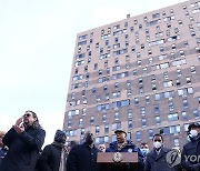 뉴욕 아파트 화재 사망자 17명으로 정정.."문 안닫혀 큰 피해"