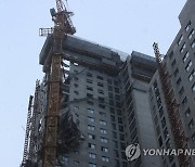 신축공사 중 붕괴한 고층아파트 외벽