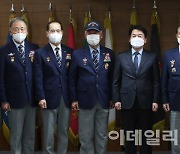 [포토]대한민국재향군인회 찾은 안철수 국민의당 대선 후보