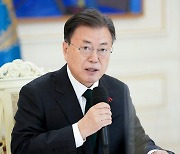 靑 "문재인 대통령, 베이징 올림픽 참석 검토 안 해"
