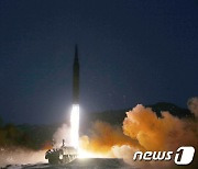 북한 "어제 극초음속 미사일 시험발사"..김정은 참관