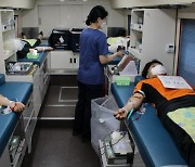 삼성 임원, 특별격려금 10% 모아 100억원 기부..헌혈버스 제작한다