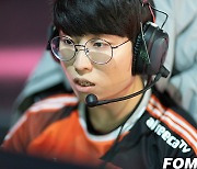 [포토] LCK 경기 준비하는 '기인' 김기인