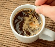"커피 매일 1잔 마시면, 코로나 위험 10% 감소"