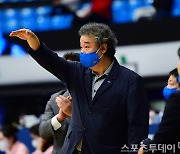 '5연패' 삼성생명 임근배 감독 "순위보다는 우리팀이 가려하는 방향에 집중"