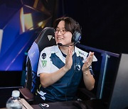 '코어장전'-'한스사마' 조합, LCS 락 인서 볼 수 없다