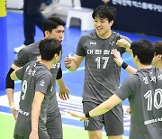 [V리그] '임동혁-정지석' 쌍포 자존심 대한항공, 한국전력 3-1로 제압