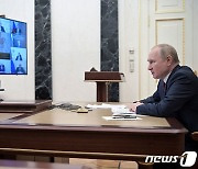 푸틴 "러시아, 오미크론 변이에 대비할 시간 2주 있어"