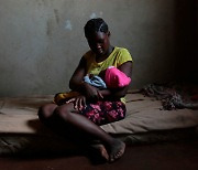 코로나에 짐바브웨 10대 임신 급증.. 13살 소녀의 눈물