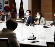 최태원 만나 총수일가 사익추구 경계한 공정위원장