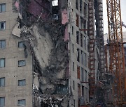 경찰, '광주 아파트 붕괴' 관련 하청업체 3곳 압수수색