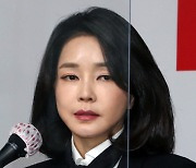 野, '김건희 7시간 통화' 가처분 신청..김재원 "李 '형수 욕설'처럼 끝까지 틀어야"