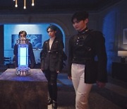 드리핀, 강렬한 '빌런' MV 티저 공개..다크 히어로 변신