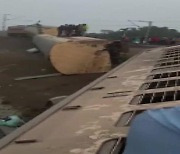 인도 동부서 열차 탈선.."5명 사망·20여명 부상"