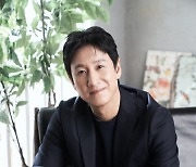 '킹메이커' 이선균 "설경구와 투샷 자체가 영광..무뚝뚝하지만 츤데레" [인터뷰①]