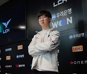 LCK 첫 승리 '카리스' 김홍조 "모든 것은 응원해주시는 분들 덕분"