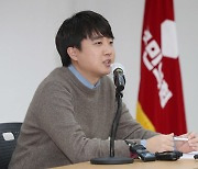 이준석, 김종인 만난 박용진에 "20대 지지율 하락이나 연구하라"