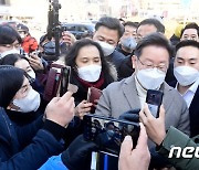 이재명 대선 후보 '인천 시민들과 찰칵'