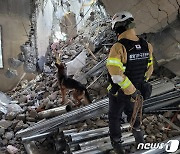 [속보] '광주 아파트 붕괴' 실종자 1명 사흘 만에 구조
