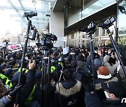 與 "'김건희 녹취록' 法 판결, 국민 상식 부합..尹 겸허히 임하길"