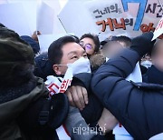 국민의힘 '김건희 녹취록' 항의방문, 아수라장된 MBC 앞
