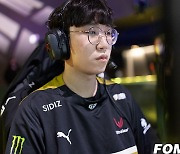 [포토] LCK 경기 준비하는 '룰러' 박재혁