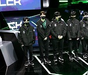 [포토] 2022 LCK 경기 준비하는 프레딧 브리온