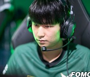 [포토] LCK 경기 준비 중인 '해나' 박증환