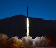 북한, 단거리 탄도미사일 2발 발사..새해 3번째