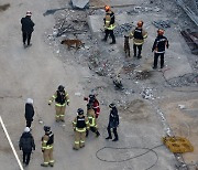 [속보]광주 아파트 붕괴 '실종자 1명' 사흘 만에 구조