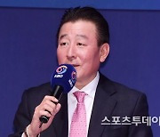 日 언론 "김기태 요미우리 코치, 폐결핵으로 요양 중"