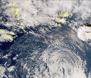 남태평양 통가 인근 해저 화산 폭발.. 쓰나미 경보