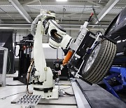 RoboTire Uses Automation and Advanced Technology to Revolutionize the Tire Replacement Industry