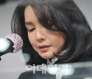 '피폐한 김건희 상대로'..동정 여론 기대하는 野