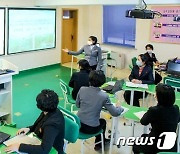 '교육 중시 사상' 이행하는 북한.."국가 미래, 교육사업에"