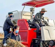 '농업도 과학기술 배워라'..새해 대학 입학하려는 북한 농민들