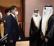 文대통령 두바이 도착..UAE와 수소협력 논의