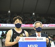 [22 올스타전] '올스타전 MVP 첫 수상' 허웅, "사랑을 주신만큼, 책임감 있게 보답하겠다"