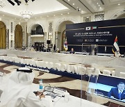 문 대통령 "한·UAE, 수소산업 협력 강화..도전 속 새로운 기회"
