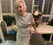 지난달 100세 생일 쇤 캐나다 할머니 "남편감 어디 없나요?"