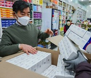 국산 코로나 약 개발 관건은 '오미크론·가격'