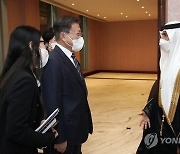 두바이 도착한 문재인 대통령