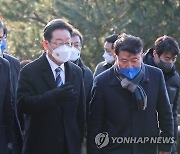 이재명, '가덕도 신공항 예타 면제' 尹에 "이미 면제됐다"(종합)