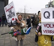 Virus Outbreak Netherlands Protests