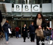 英 문화장관 "BBC 수신료 2028년 폐지"..심각한 타격 예상